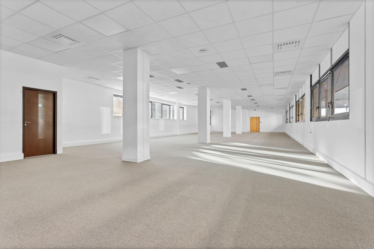 Location bureau Montigny-le-Bretonneux Yvelines OLBUR2317544 3