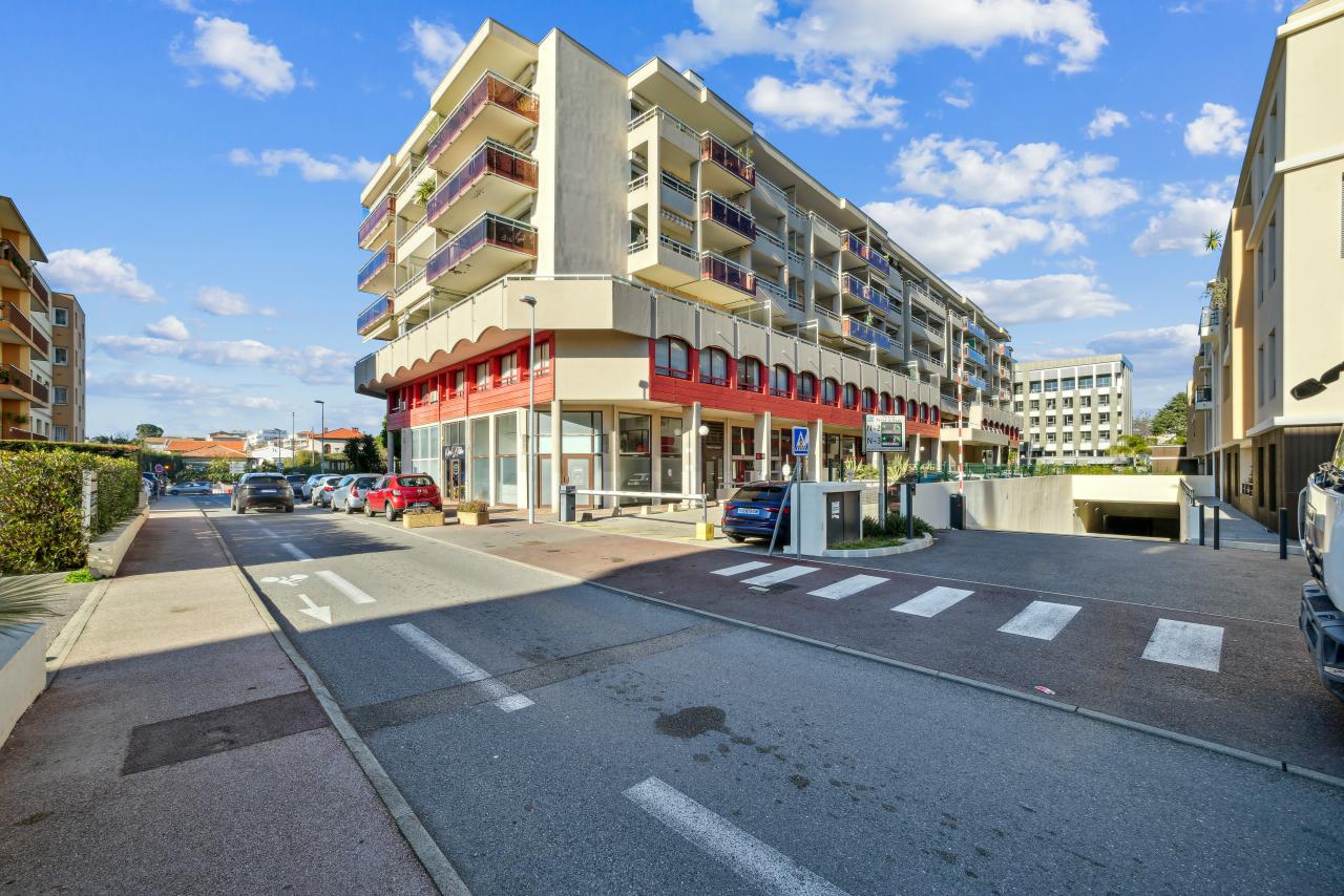 Vente bureau Saint-Laurent-du-Var Alpes-Maritimes OVBUR2530202