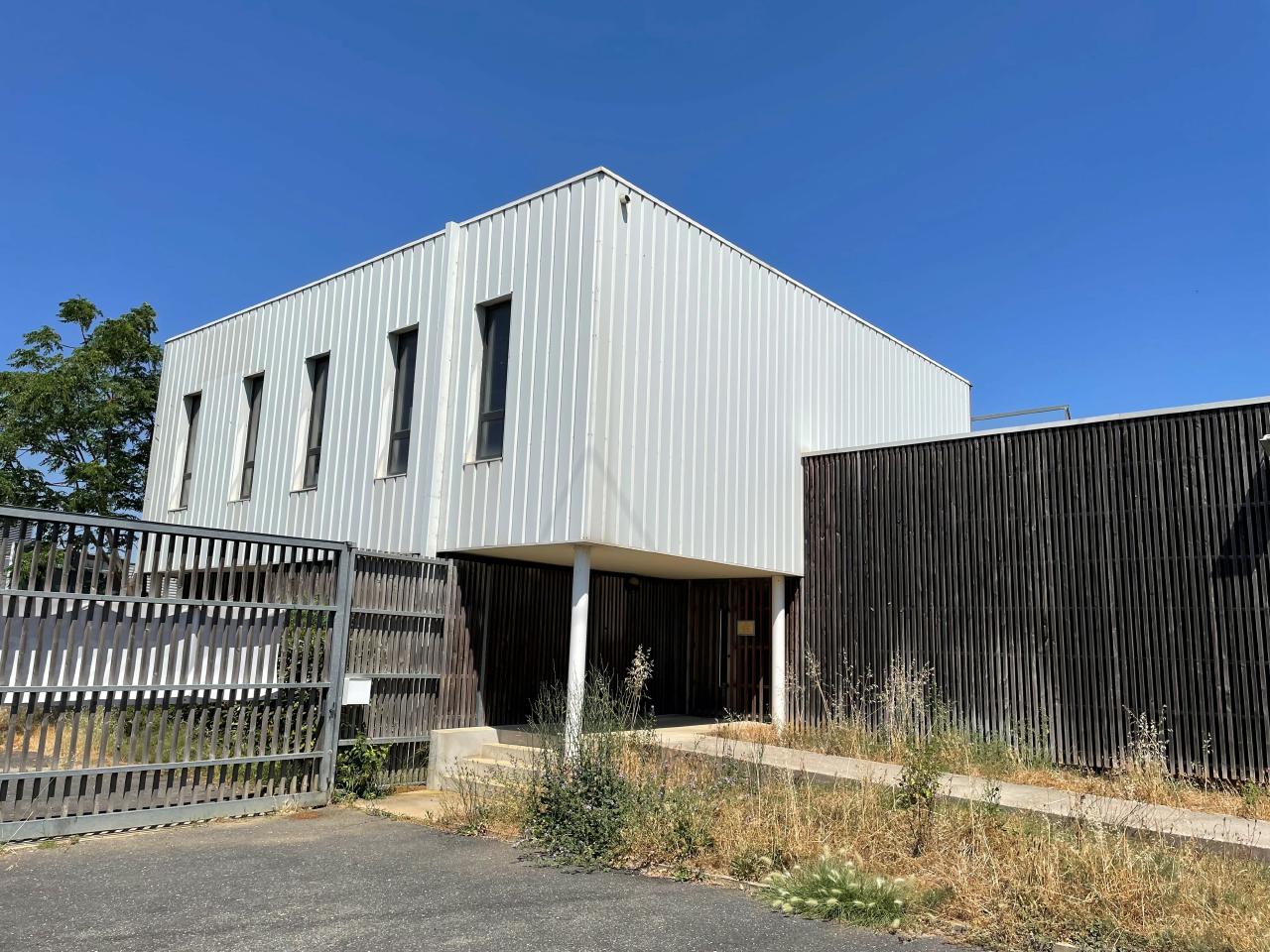 Vente bureau Aigues-Mortes Gard OVBUR2118859 1