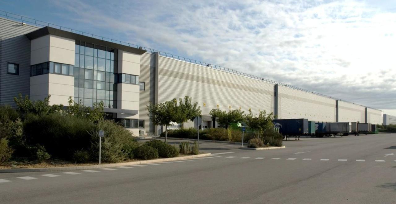 Location entrepôt classe a Saint-Martin-de-Crau Bouches-du-Rhône OLLOG2424752 2