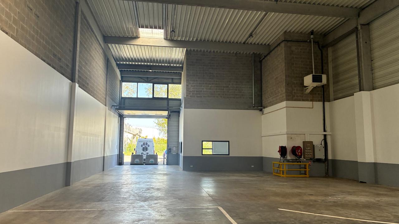 Location local d'activité Élancourt Yvelines OLACT2640677 3