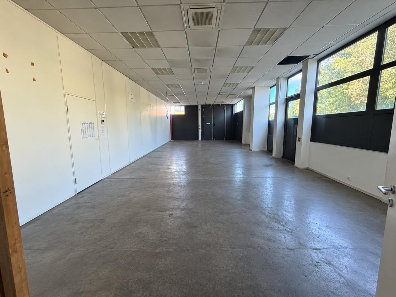 Location local d'activité Montigny-le-Bretonneux Yvelines OLACT2646157 3