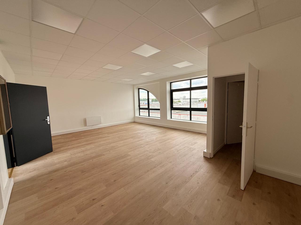 Location bureau Pontault-Combault Seine-et-Marne OLBUR2311785 1