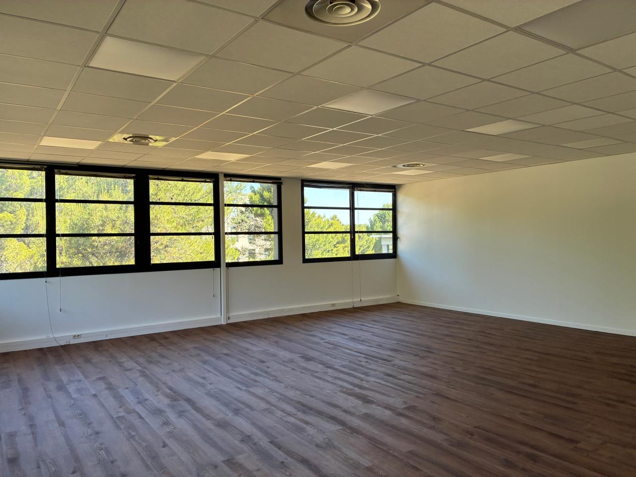 Location bureau Aix-en-Provence Bouches-du-Rhône OLBUR2420499 3