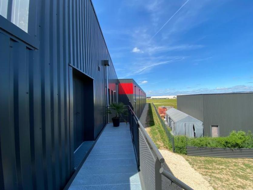 Vente local d'activité Saint-Étienne-de-Saint-Geoirs Isère OVACT2311727 3