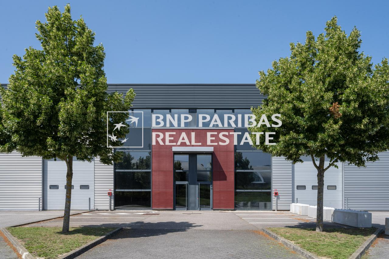 Location local d'activité Élancourt Yvelines OLACT2318123 1