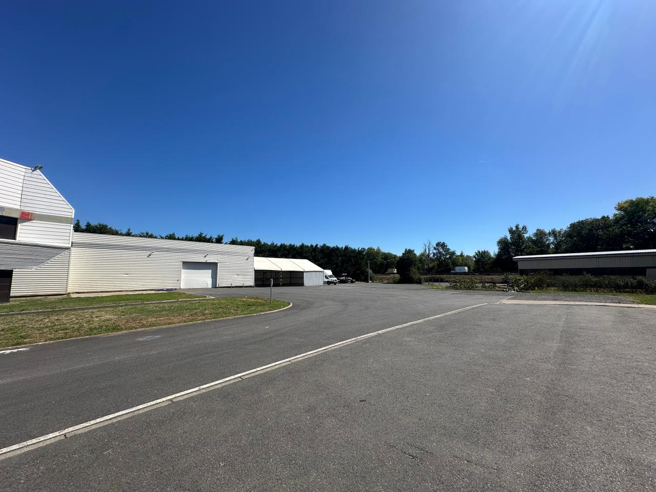 Location local d'activité La Ville aux Dames Indre-et-Loire OLACT2642519 1