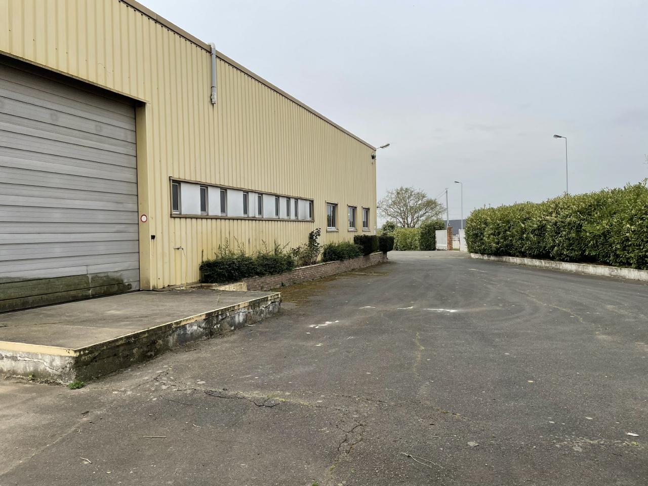 Vente local d'activité Les Mureaux Yvelines OVACT2202051 1