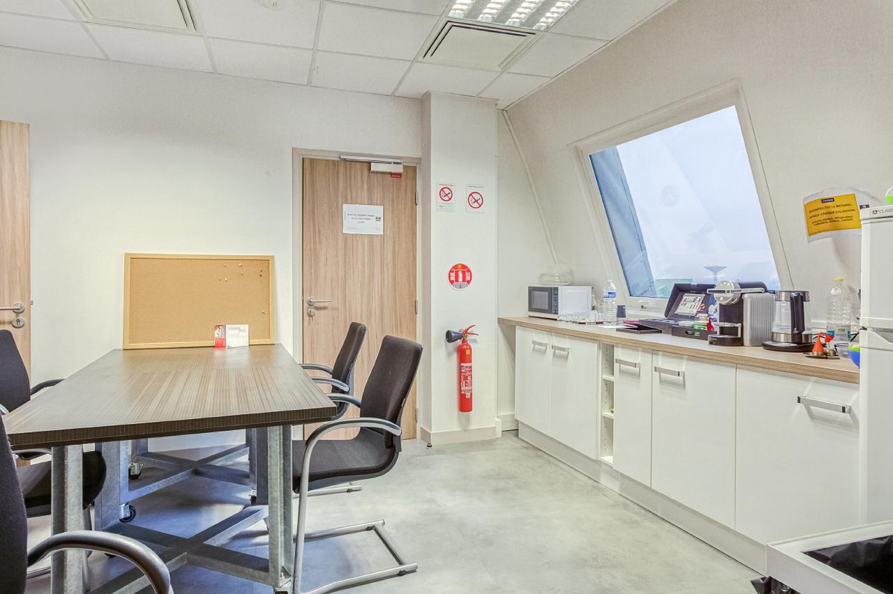 Location bureau Montigny-le-Bretonneux Yvelines OLBUR2311951 4