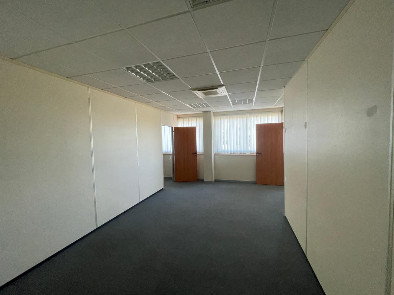 Location local d'activité Saint-Jean-de-la-Ruelle Loiret OLACT2641053 1
