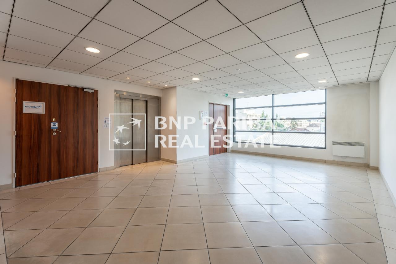 Vente bureau Chelles Seine-et-Marne OVBUR2206577 1