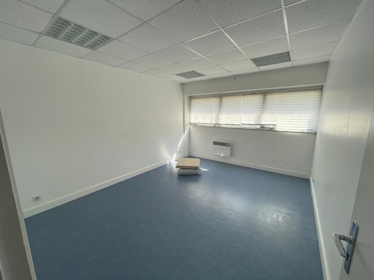 Location local d'activité Saint-Ouen-l'Aumône Val-d'Oise OLACT2640175 2