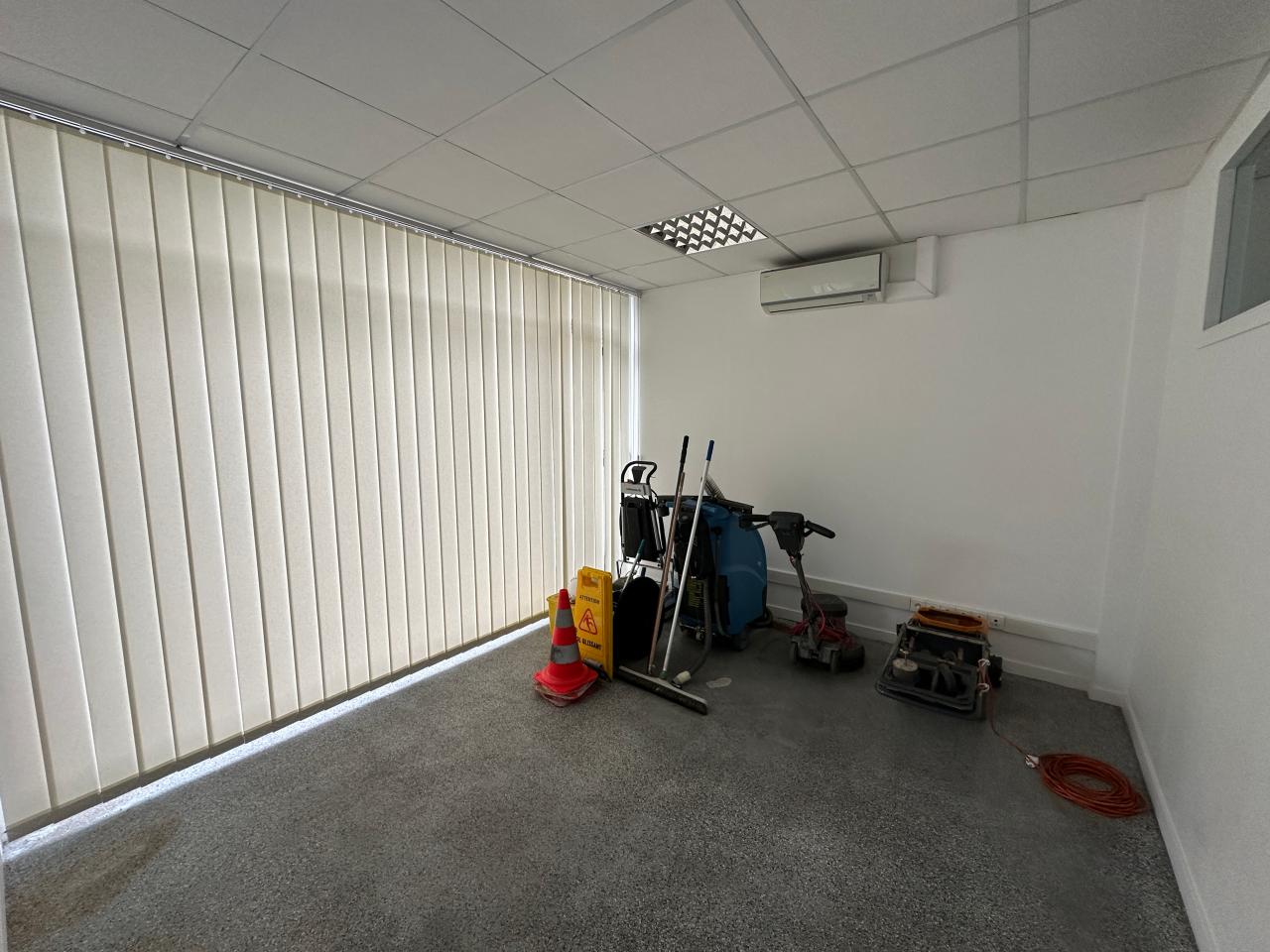 Vente bureau Cagnes-sur-Mer Alpes-Maritimes OVBUR2640248 3