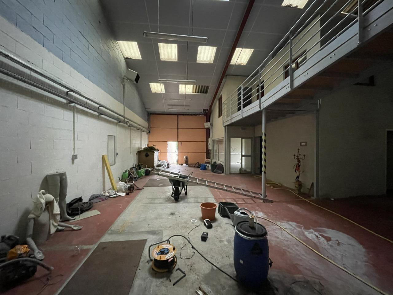 Vente local d'activité Monts Indre-et-Loire OVACT2200750 1