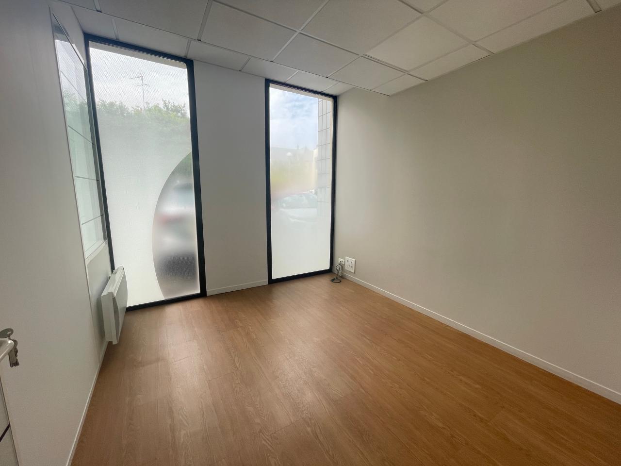 Location bureau Vern-sur-Seiche Ille-et-Vilaine OLBUR2534453 2