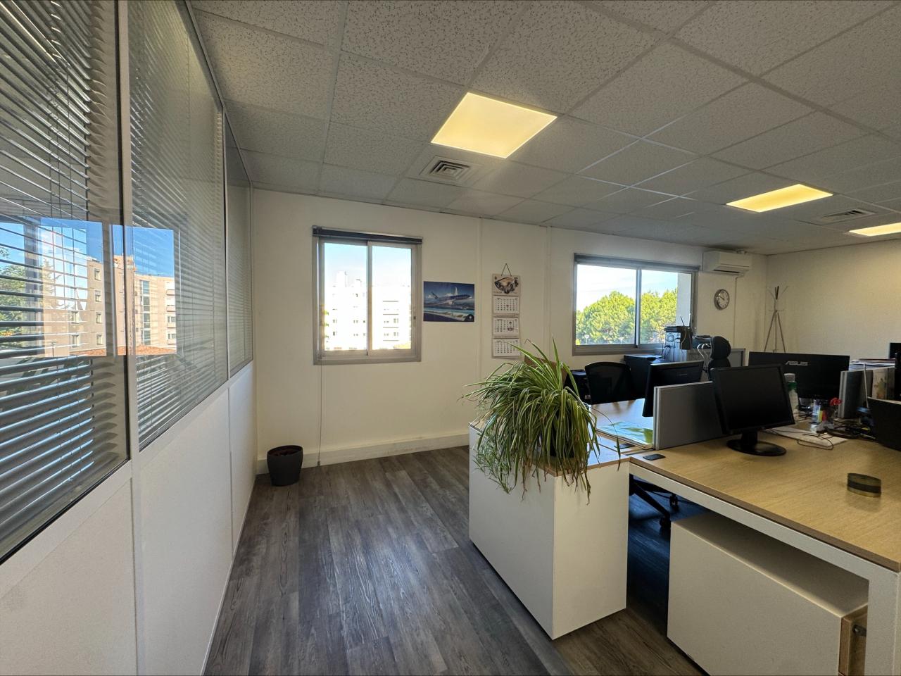 Location bureau Vitrolles Bouches-du-Rhône OLBUR2114930 2