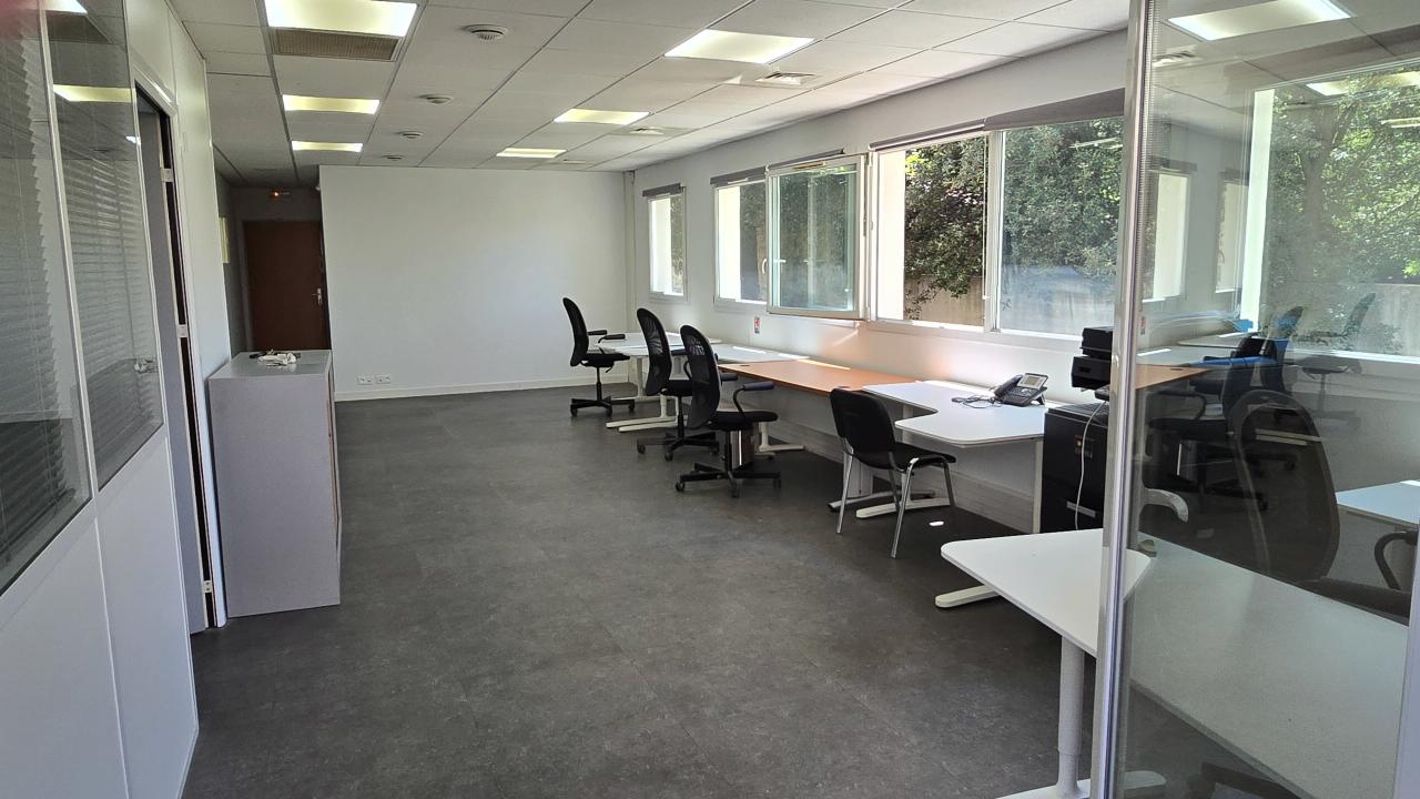 Location bureau Gémenos Bouches-du-Rhône OLBUR2428653 1