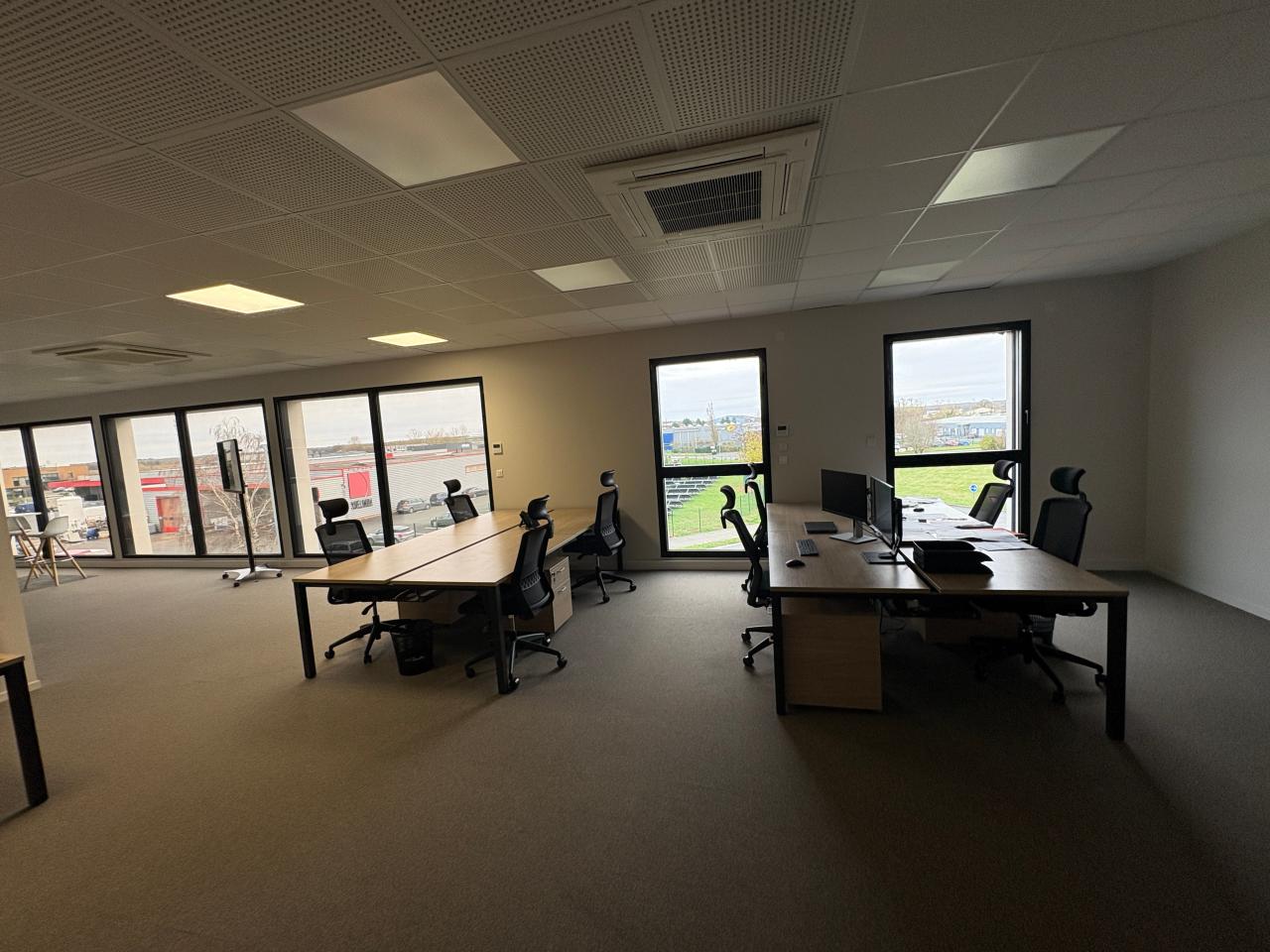 Location bureau Chargé Indre-et-Loire OLBUR2537383 1