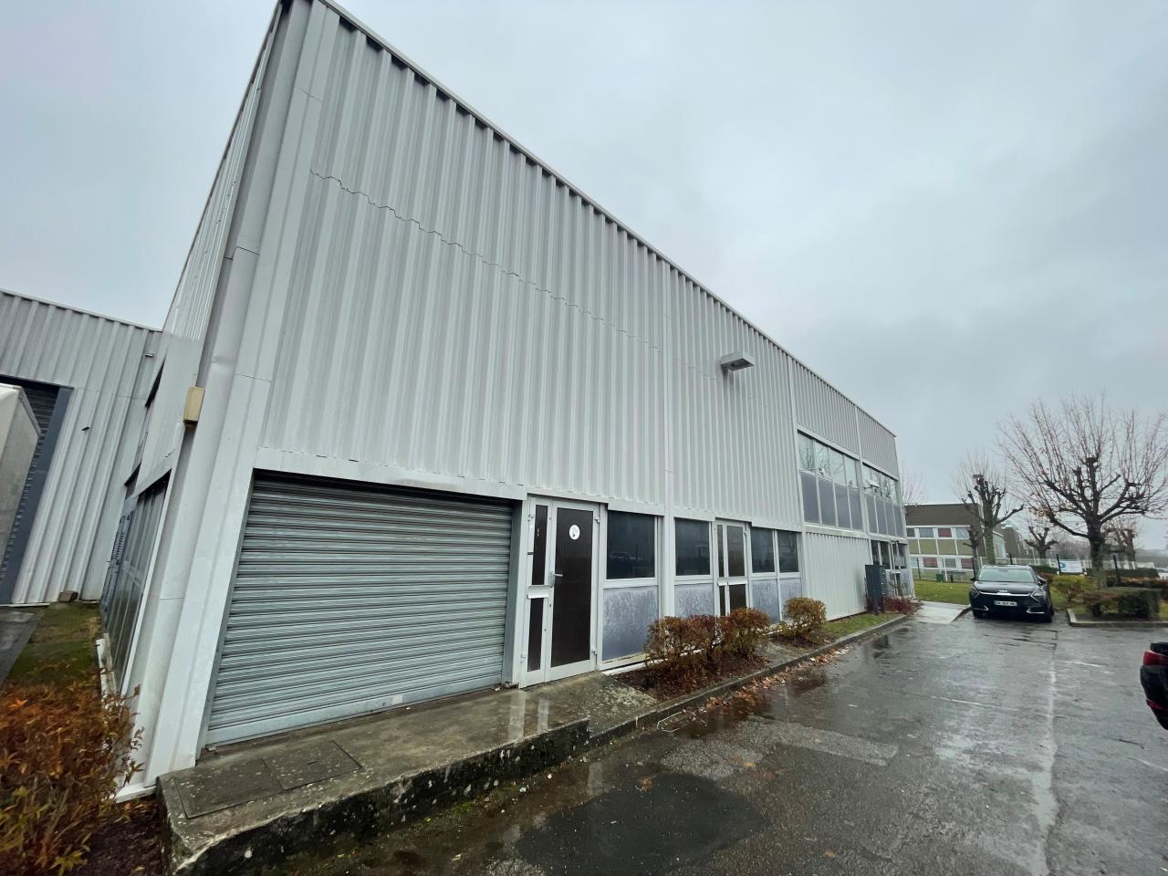 Vente local d'activité Montigny-le-Bretonneux Yvelines OVACT2537623