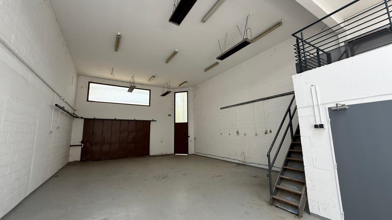 Location local d'activité Voisins-le-Bretonneux Yvelines OLACT2100072 2