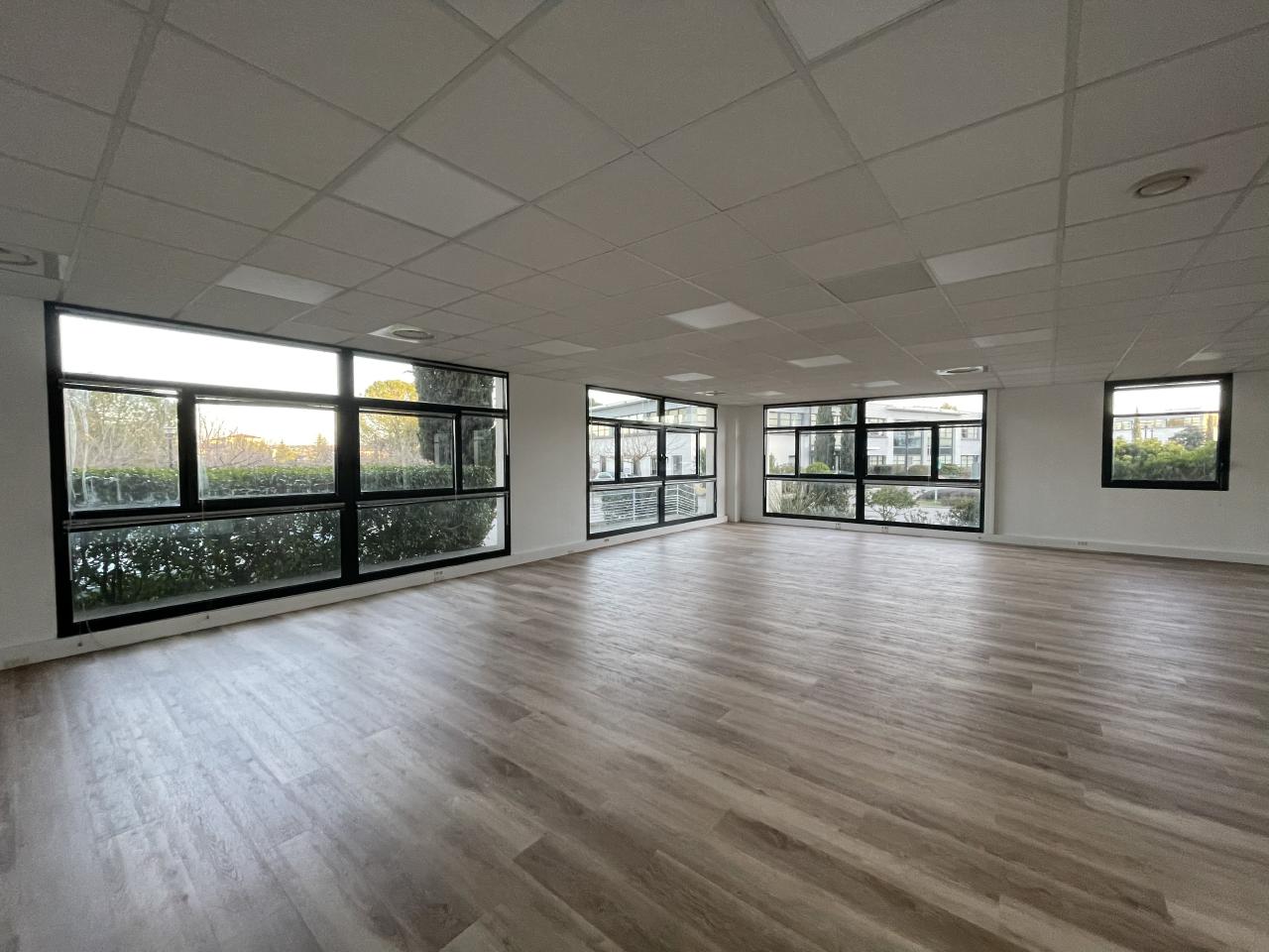 Location bureau Aix-en-Provence Bouches-du-Rhône OLBUR2420499 2