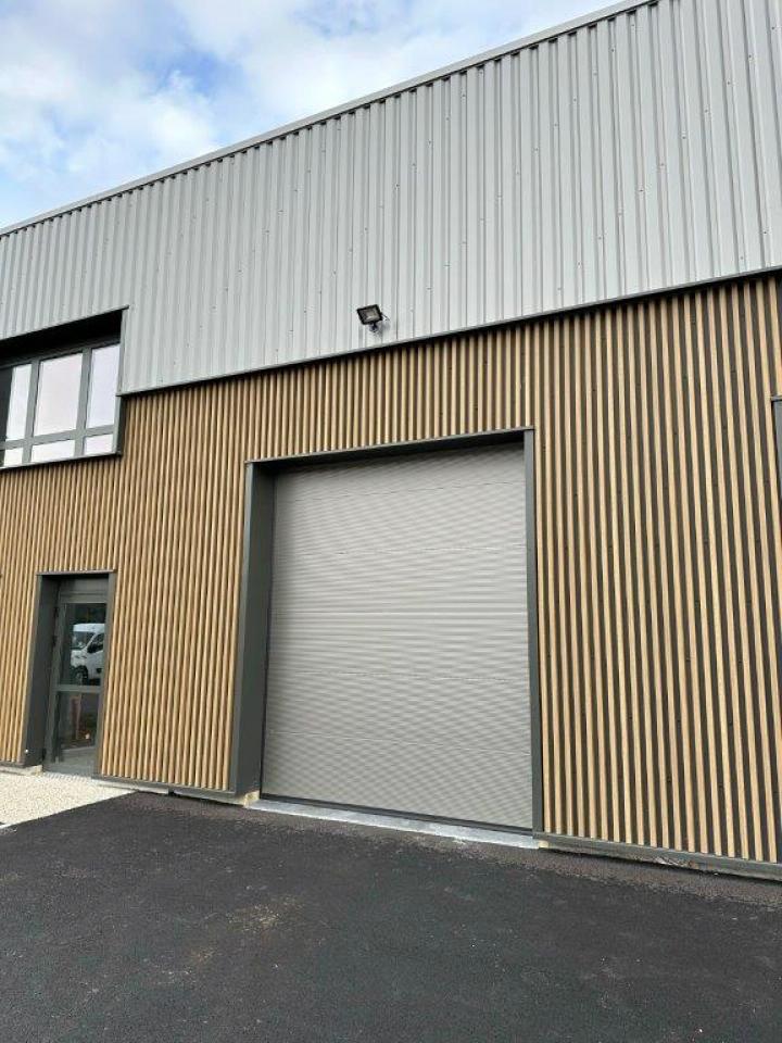 Vente local d'activité Bourgoin-Jallieu Isère OVACT2428466 3