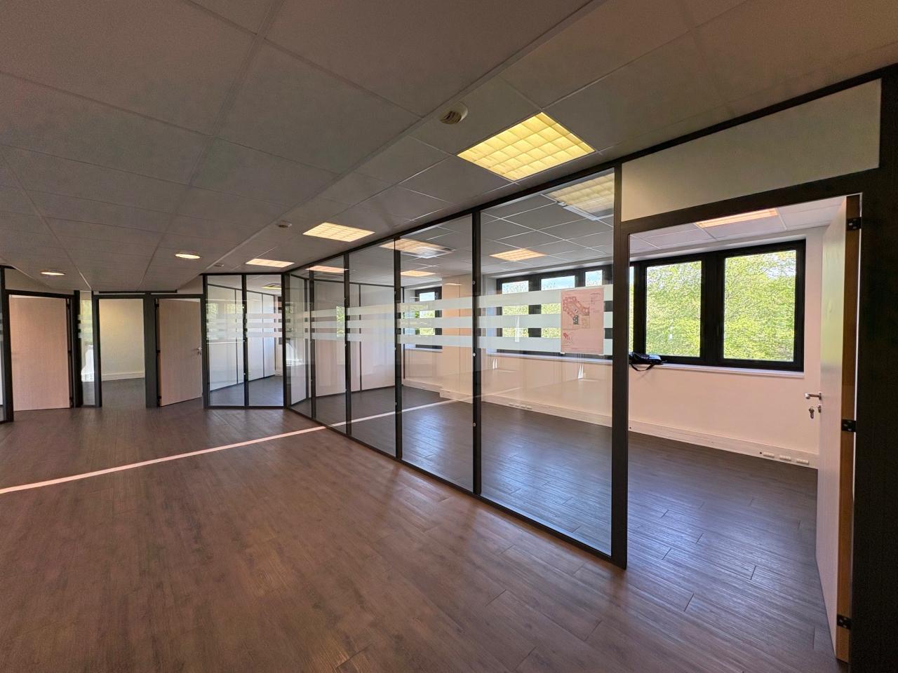 Location bureau Montigny-le-Bretonneux Yvelines OLBUR2104405 4