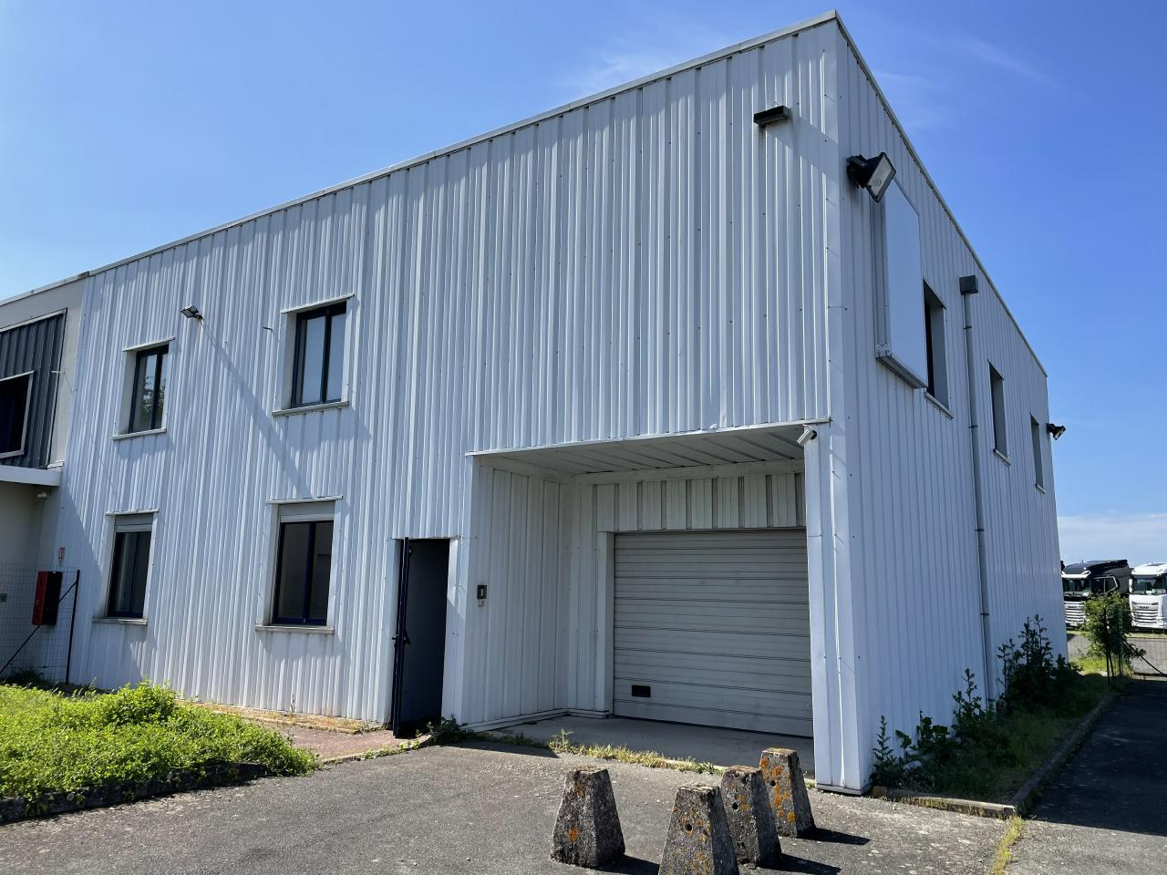 Vente bureau Ormes Loiret OVBUR2312114 1