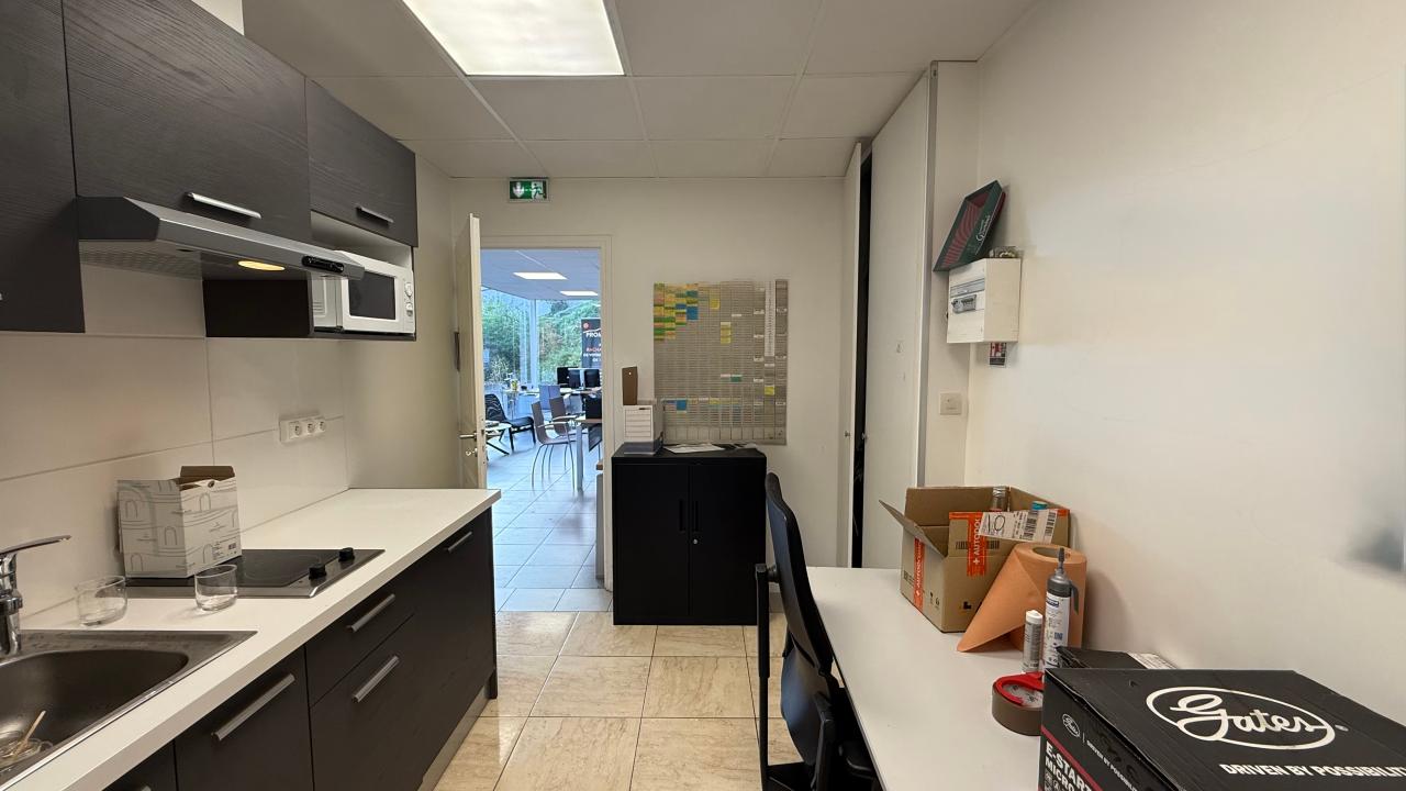 Vente local d'activité Fontenay-le-Fleury Yvelines OVACT2536447 3