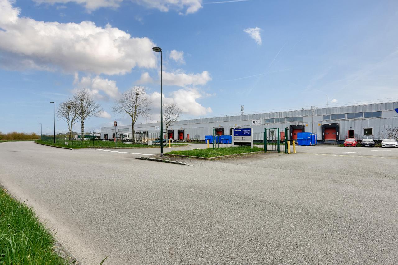 Location entrepôt classe b Chartres-de-Bretagne Ille-et-Vilaine OLLOG2638993 2