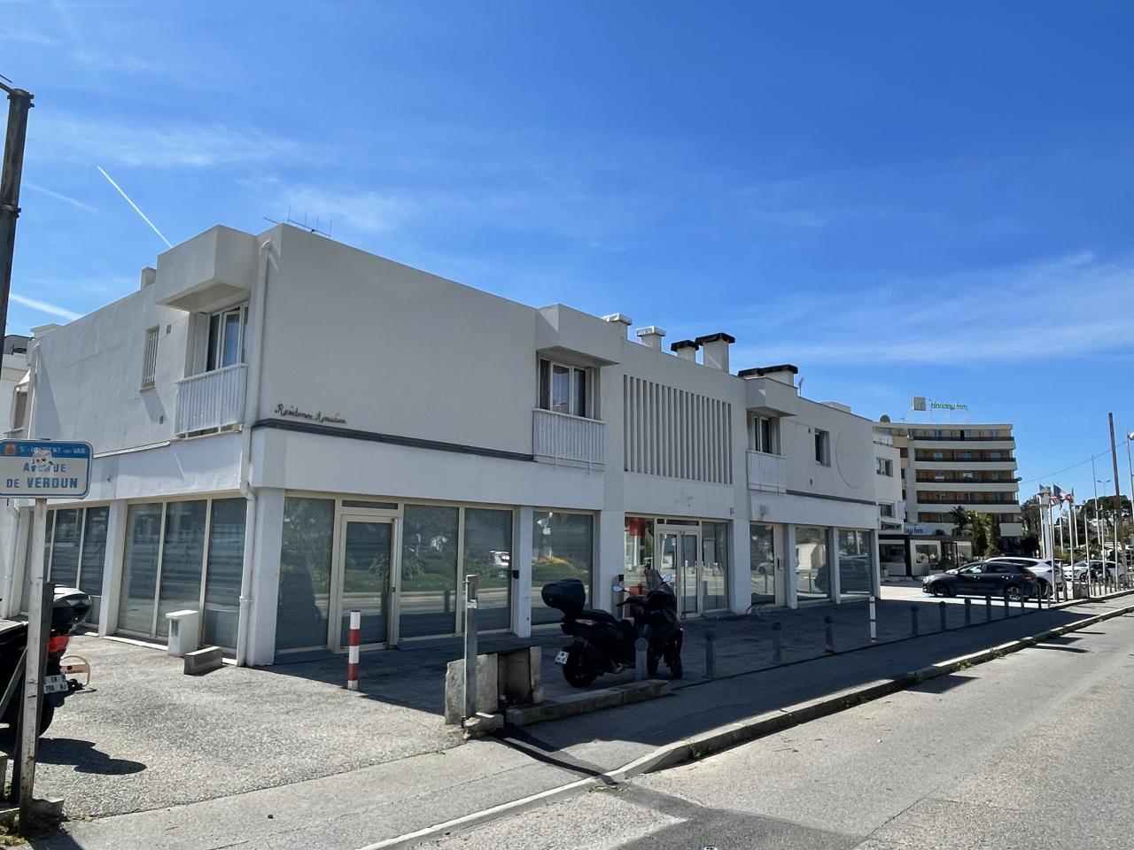 Location commerce Saint-Laurent-du-Var Alpes-Maritimes OLCOM2645354 2