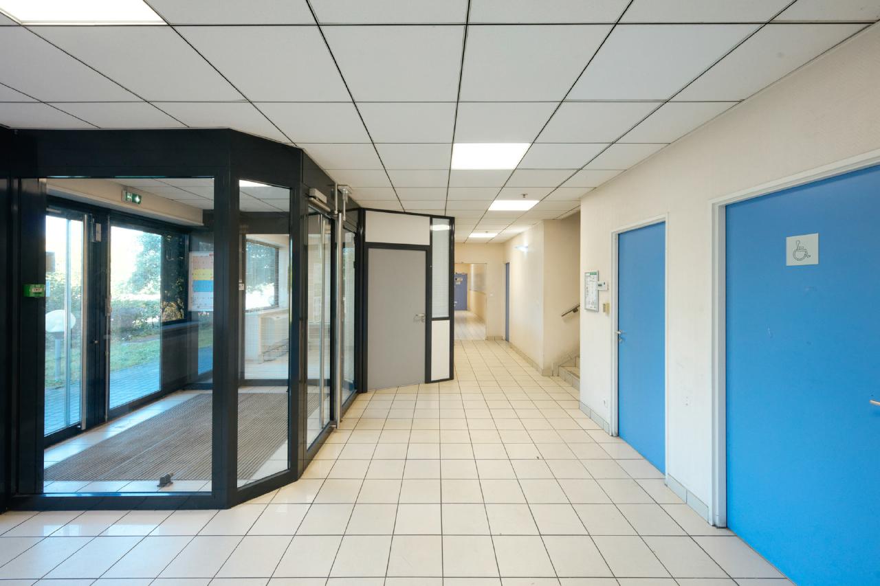 Location entrepôt classe a Combs-la-Ville Seine-et-Marne OLLOG2207325 3