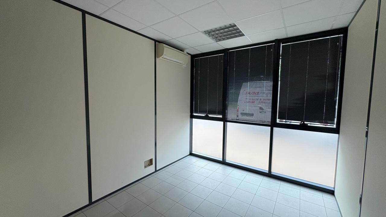 Location local d'activité Sonzay Indre-et-Loire OLACT2642387 4