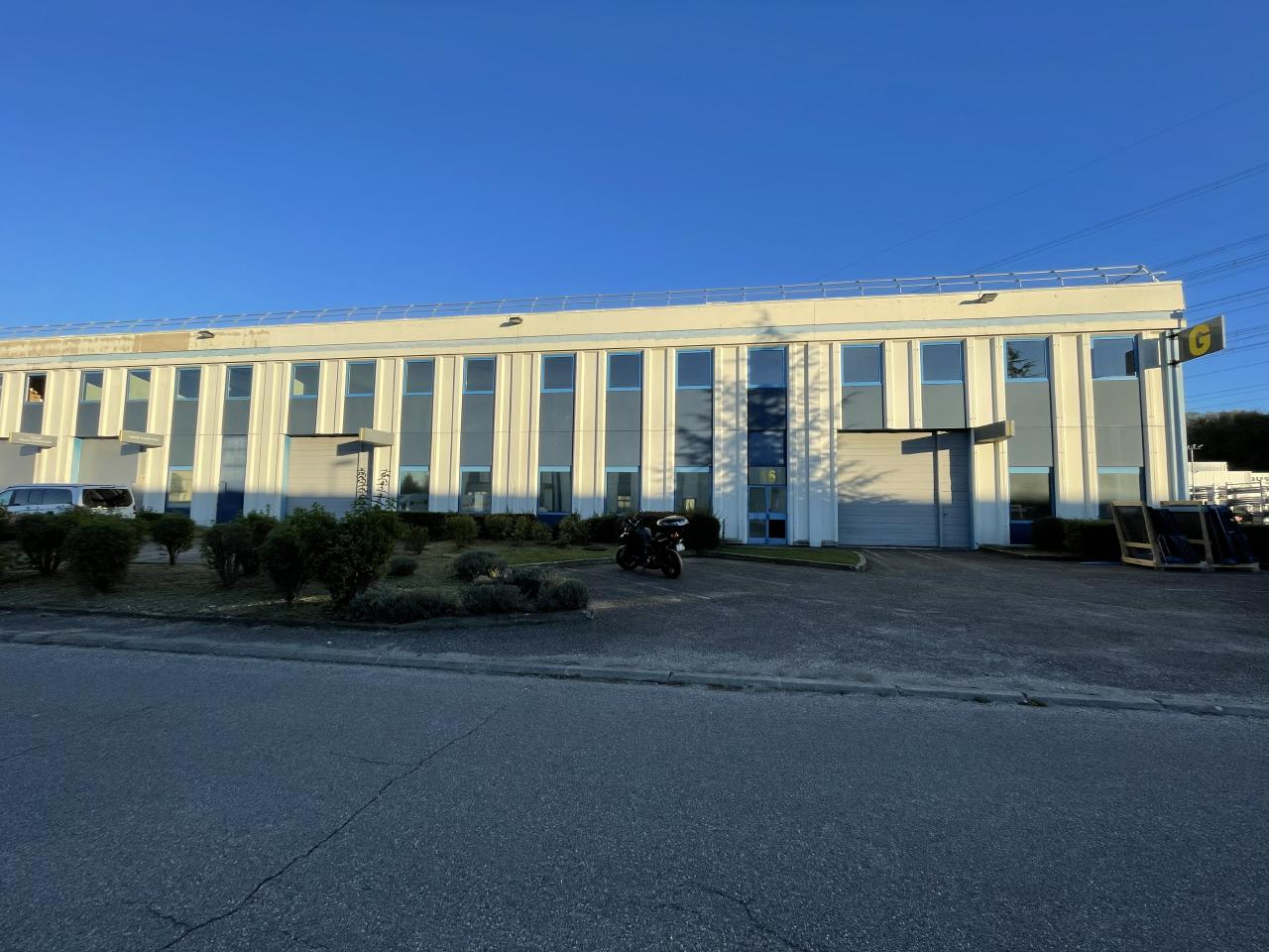 Vente local d'activité Saint-Quentin-Fallavier Isère OVACT2311149