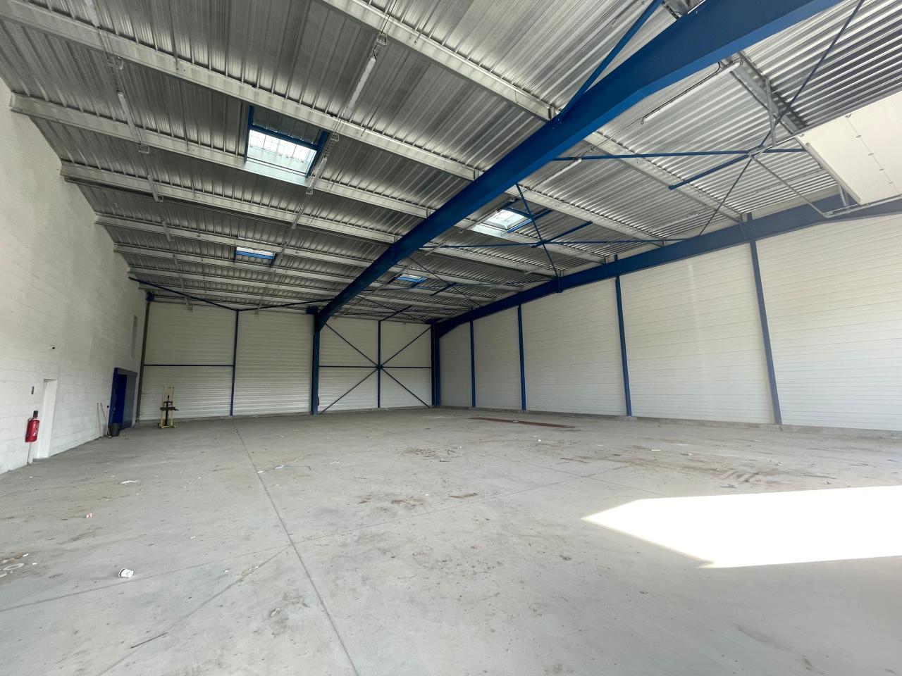 Vente local d'activité Availles-sur-Seiche Ille-et-Vilaine OVACT2425666 1