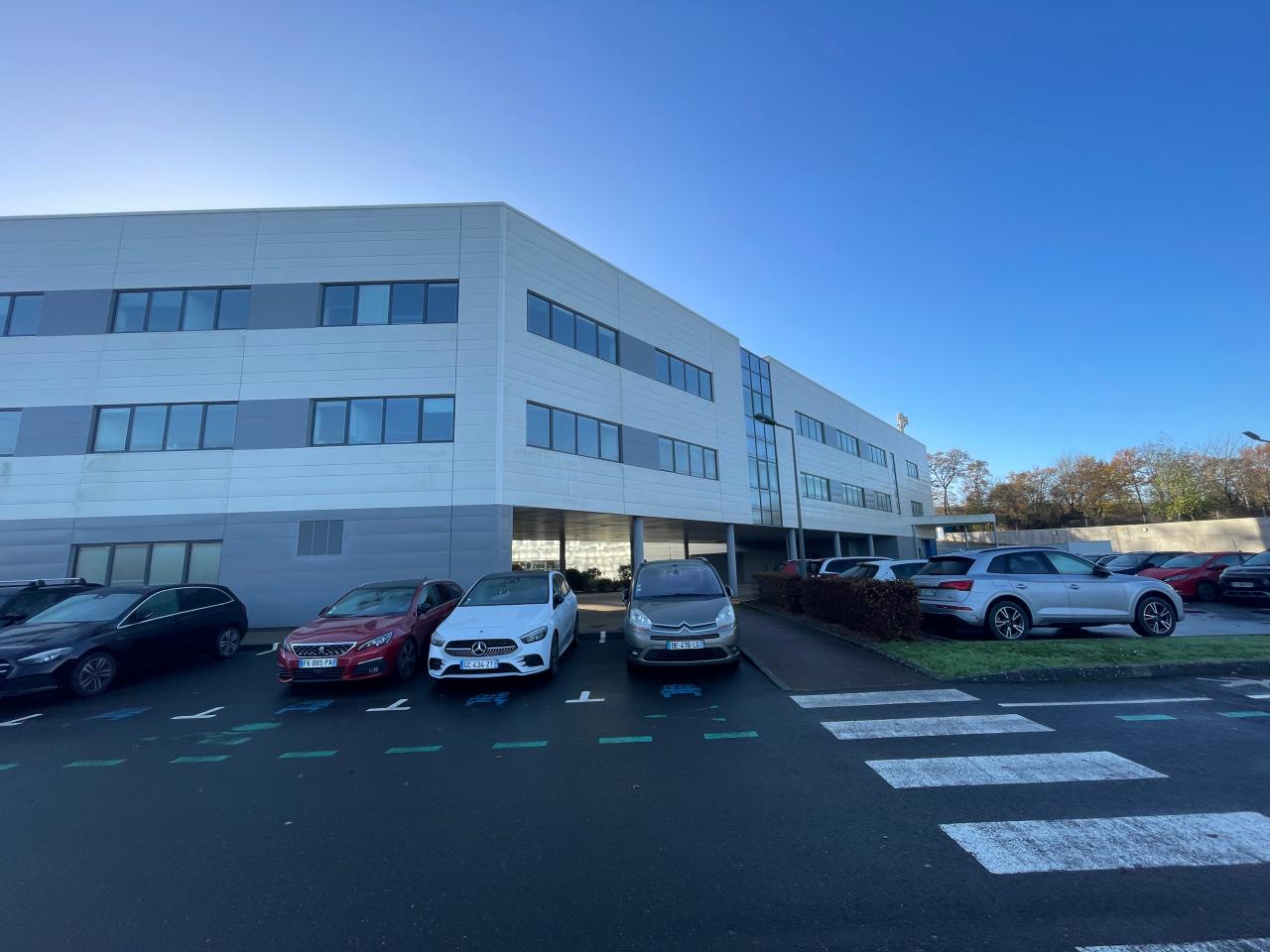 Bureau Saint-Jacques-de-la-Lande 4220.59m² Location Bureau Saint-Jacques-de-la-Lande OLBUR2537482