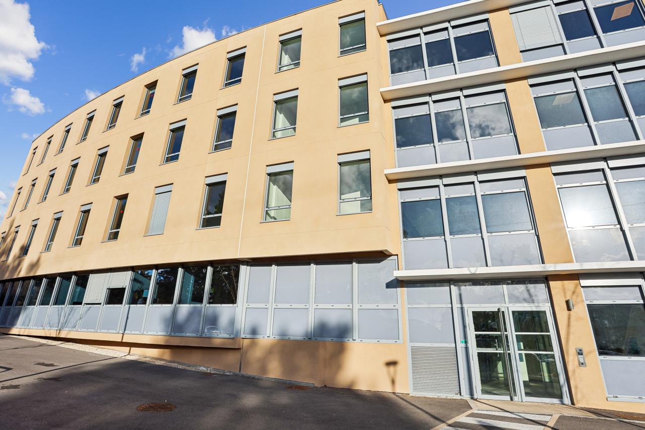 Bureau Aix-en-Provence 2160.3m² Location Bureau Aix-en-Provence OLBUR2115161