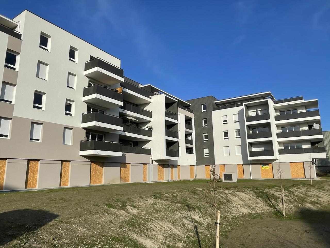 Location Commerce Meylan OLCOM2110729