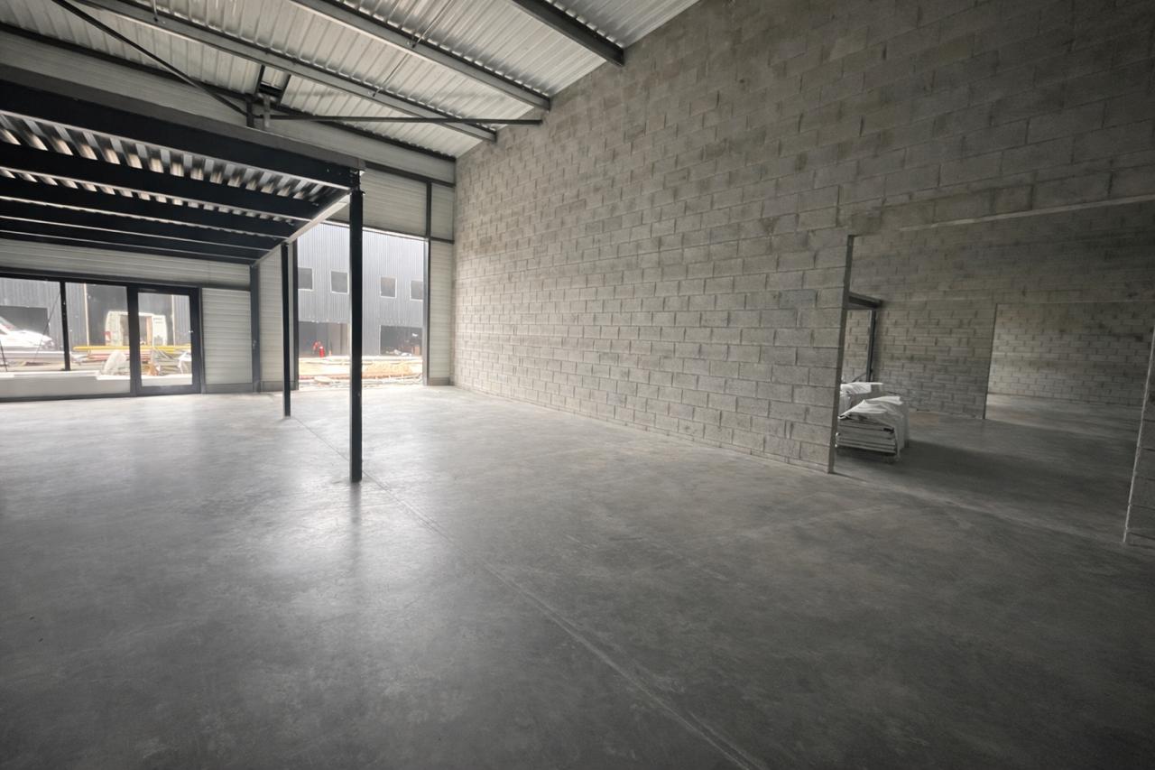 Local d'activité La Mézière 600m² Location Local d'activité La Mézière Ille-et-Vilaine OLACT2535944