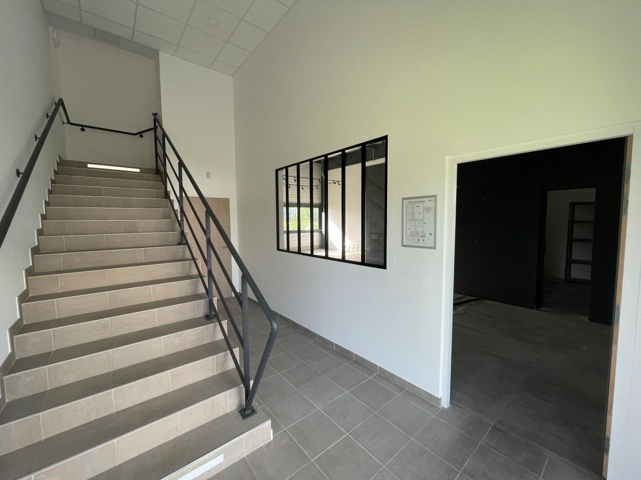 Location Local d'activité Chanteloup-en-Brie OLACT2425979