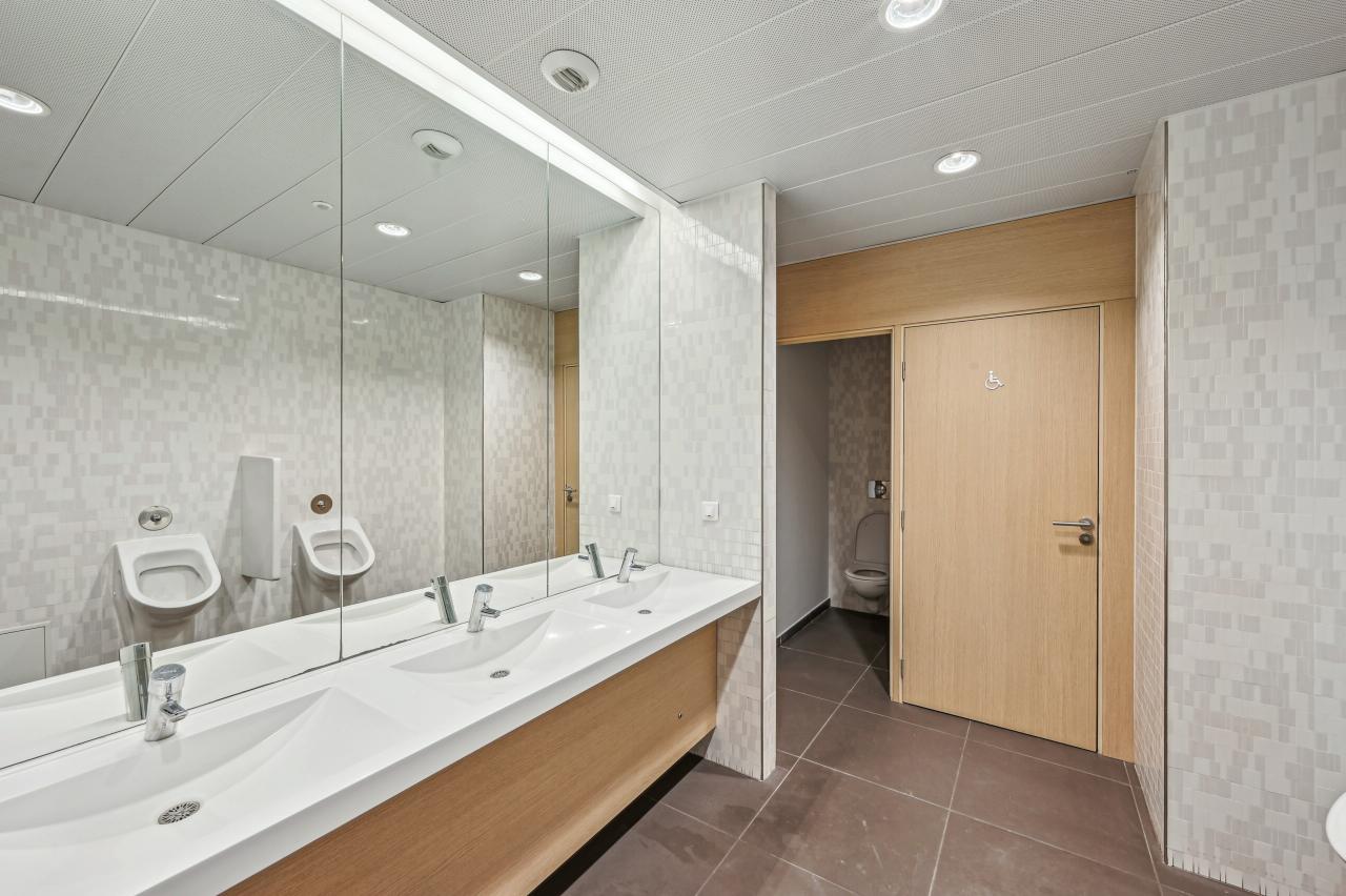 Bureau Nice 1950.03m² Location Bureau Nice AOLBUR2426844_2